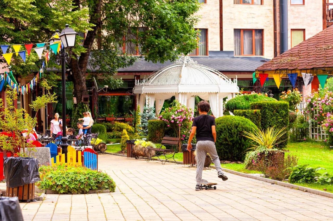 Apartment Borov Park 1