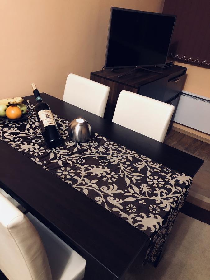 Apartment Borov Park 1 *